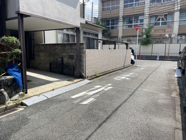 南鴻池町1丁目4-9駐車場の駐車場写真