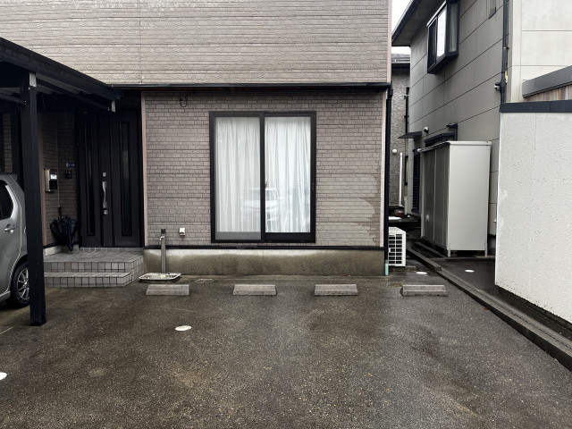 新松崎2丁目11-26駐車場の駐車場写真