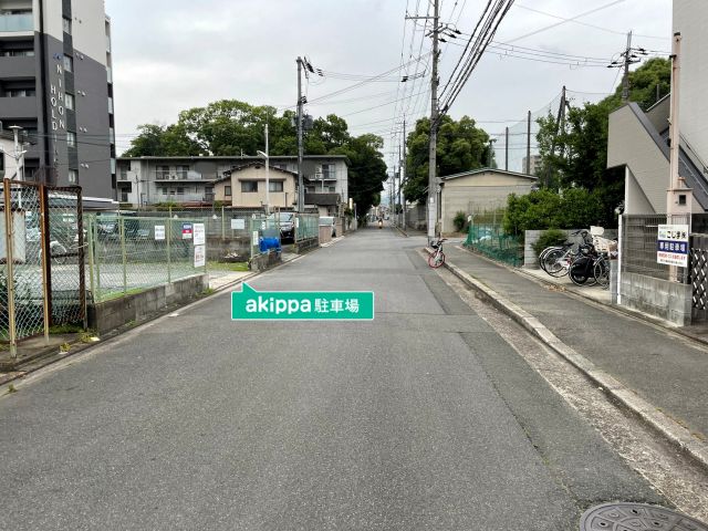 ＊右京区西院日照町53：サンガレージの駐車場写真