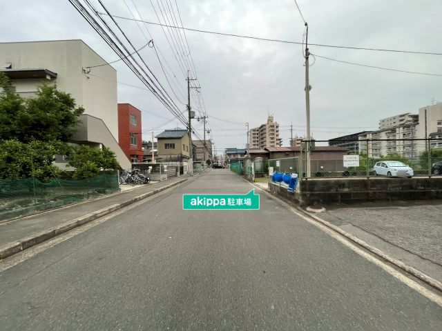 ＊右京区西院日照町53：サンガレージの駐車場写真