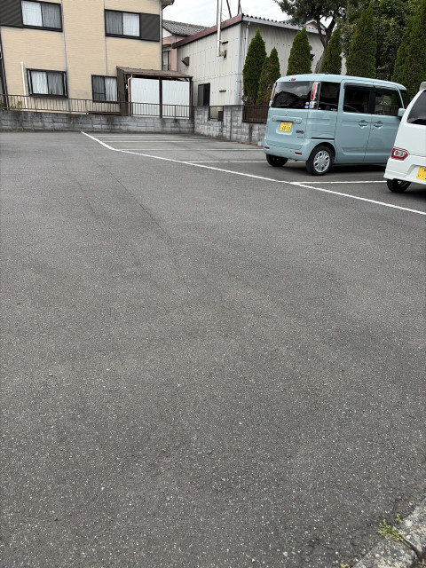 旭町5-11駐車場の駐車場写真