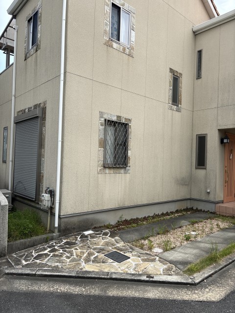 千里丘5丁目8-37駐車場の駐車場写真
