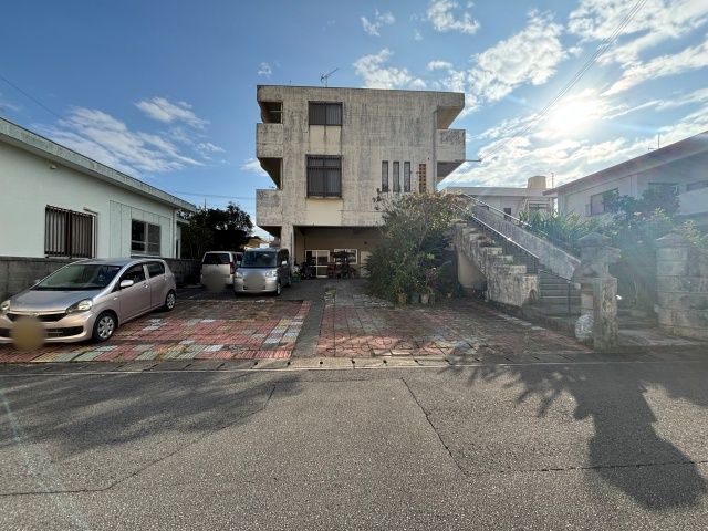 泡瀬3丁目19-23駐車場の駐車場写真