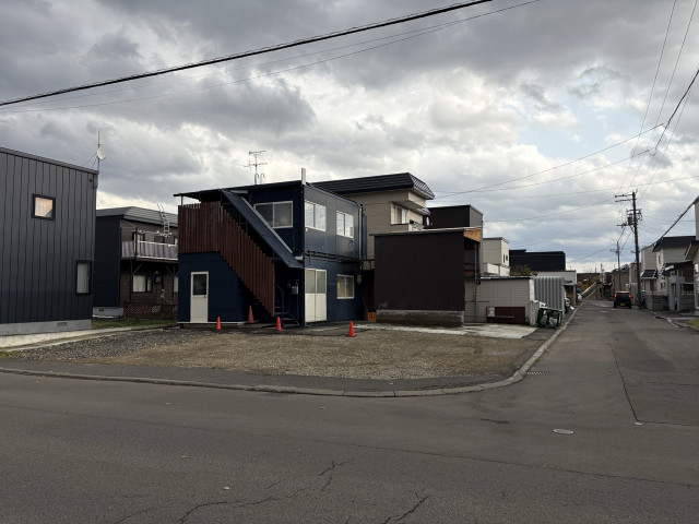 丸塗工業　駐車場 1の駐車場写真