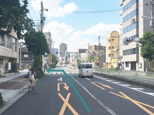 道順1. 今里筋の「今里交差点」から長堀通(国道308号線)を「玉造1交差点」へ向かって「北西」に進み、3つ目の信号を「左折」してください