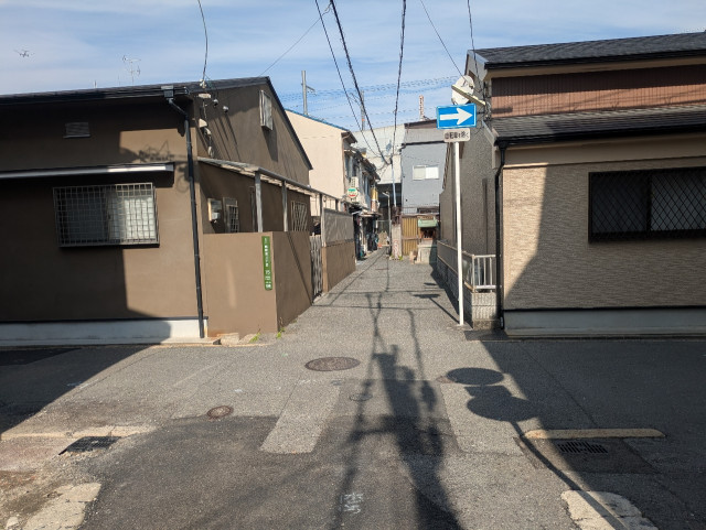 鴫野駅〜城東小学校の駐車場写真