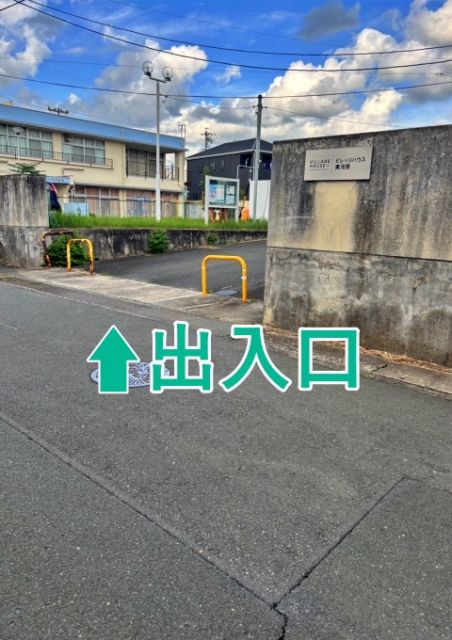 ビレッジハウス東河原【W-070】駐車場※1号棟と2号棟の間付近の駐車場写真