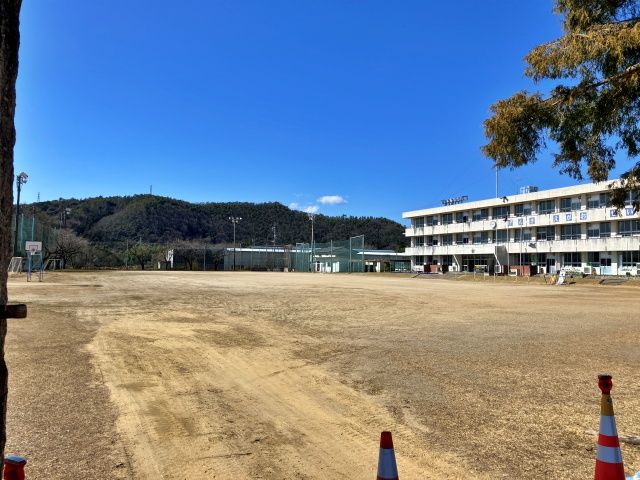 川辺東小学校【第47回 川辺おどり・花火大会】の駐車場写真