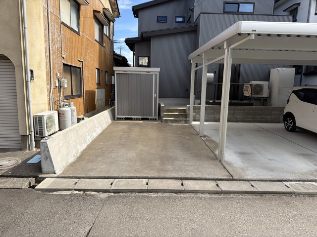 新松島町2-25駐車場の駐車場写真
