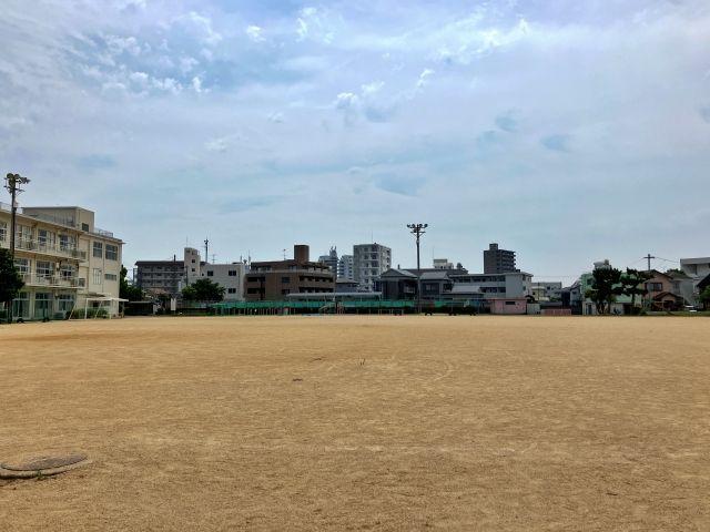 ＜8月15日(土)＞富田小学校 【阿波おどり公式駐車場】の駐車場写真