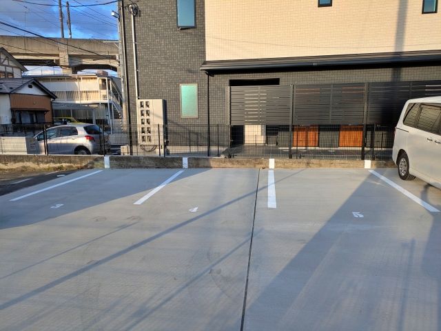 六十人町56-2駐車場の駐車場写真