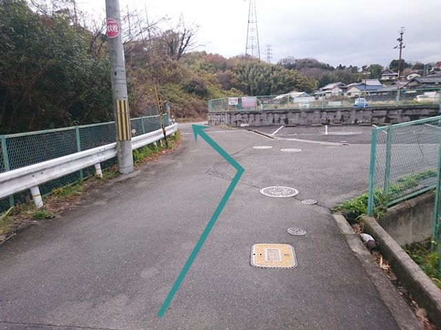 【道順1】ご利用駐車場隣(北側)に別駐車場がございますので、お間違いないようご注意ください。