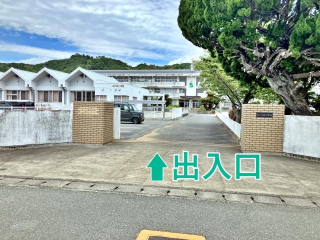 北小松島小学校【小松島港まつり2026 7/19(日)】の駐車場写真