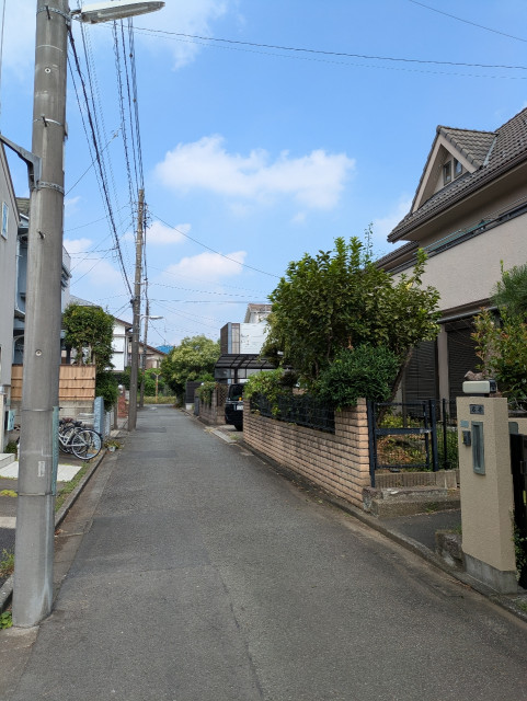 調布市 佐須町２丁目 個人宅の駐車場写真