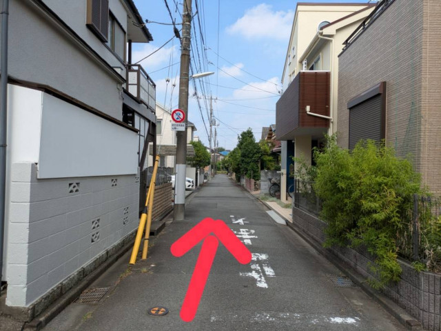 調布市 佐須町２丁目 個人宅の駐車場写真