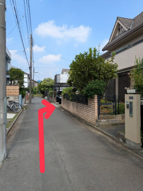 調布市 佐須町２丁目 個人宅の駐車場写真