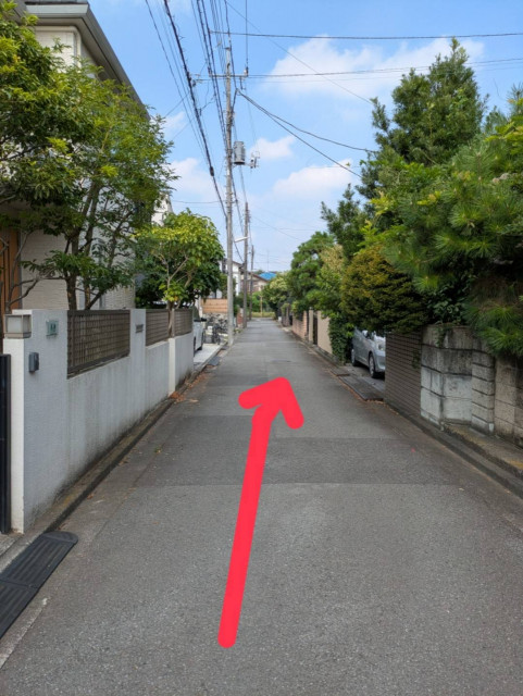 調布市 佐須町２丁目 個人宅の駐車場写真