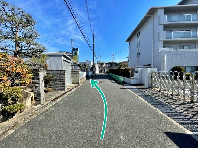 ＊茨木市下穂積4丁目：岡田モータープールの駐車場写真