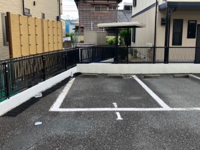 金沢区釜利谷東6丁目15 クレフォート内駐車場(NO.1)の駐車場写真