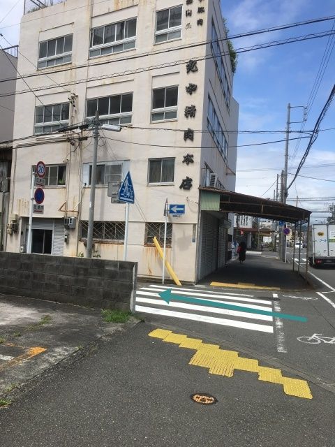 【道順2】2つ目を左折して下さい。