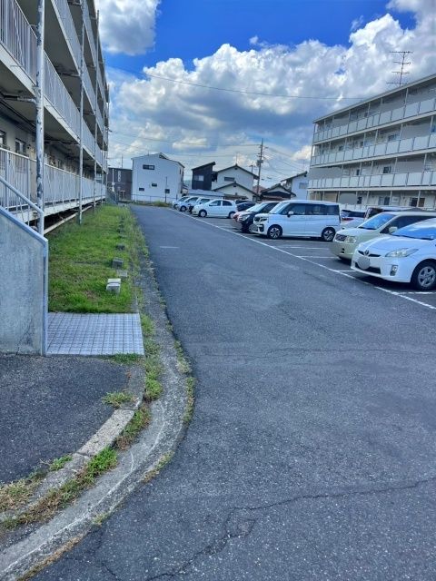 ビレッジハウス松崎の駐車場写真