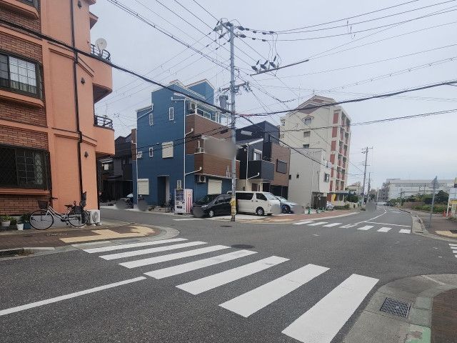 《ノエビアスタジアム神戸3分!!》吉田町1青い家自販機目印!!の駐車場写真