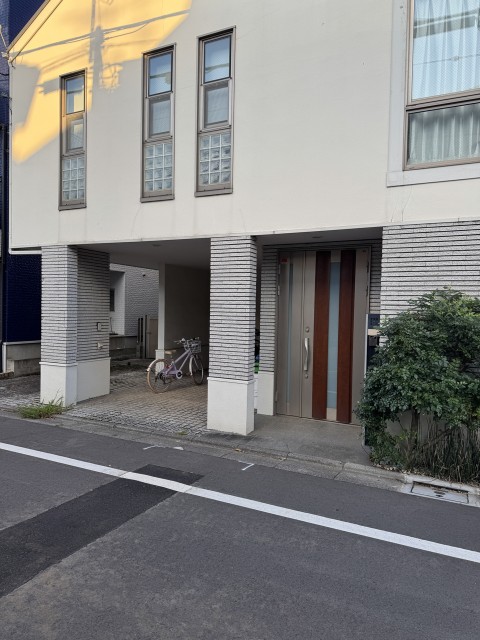 八雲3丁目8-12駐車場の駐車場写真