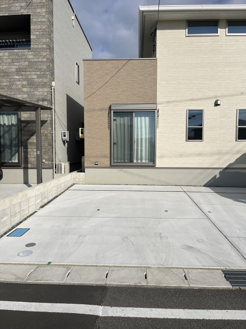 桜井町城向1丁目16駐車場の駐車場写真