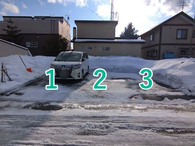 豊平区西岡1条5丁目3-11駐車場の駐車場写真