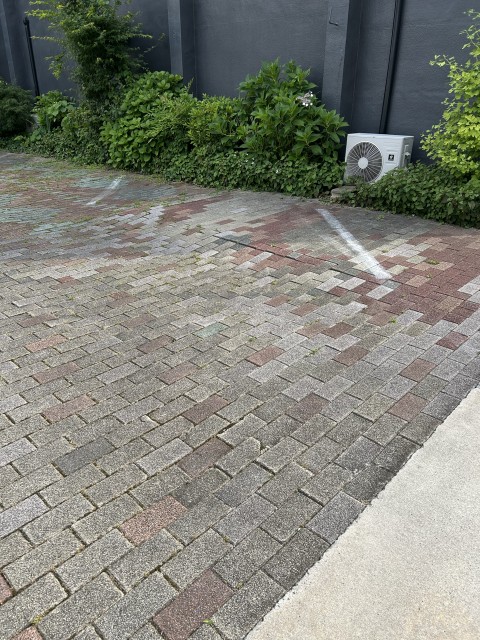 埼玉県熊谷市宮本町AEAの駐車場写真