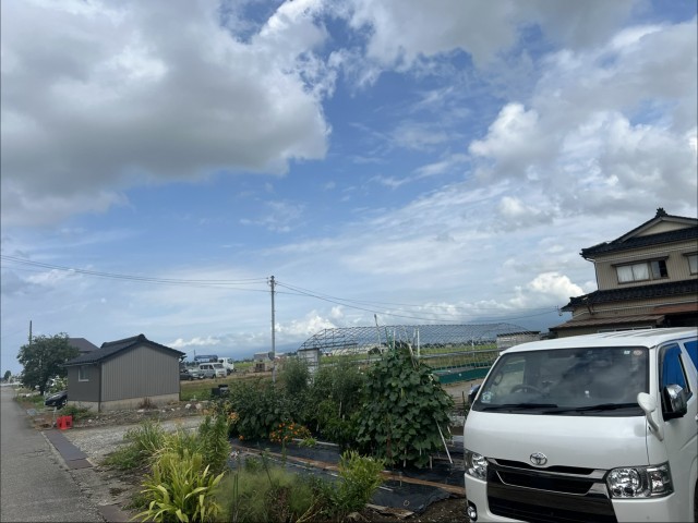 富山県富山市下飯野11の駐車場写真