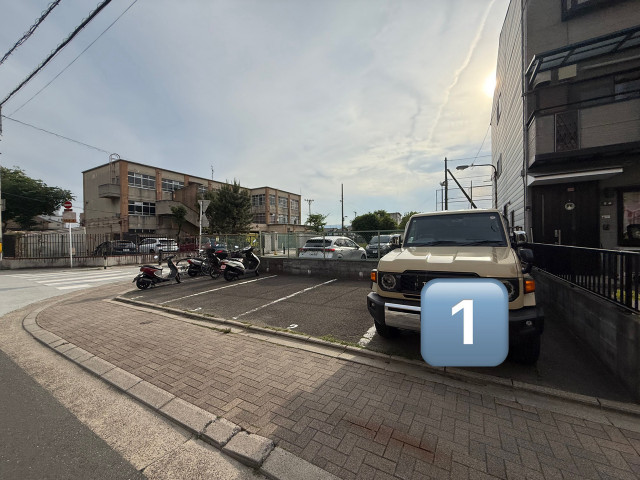 【停めやすい】唐橋小学校前月極24時間駐車場　九条病院徒歩約5分　門なし入出庫自由○の駐車場写真