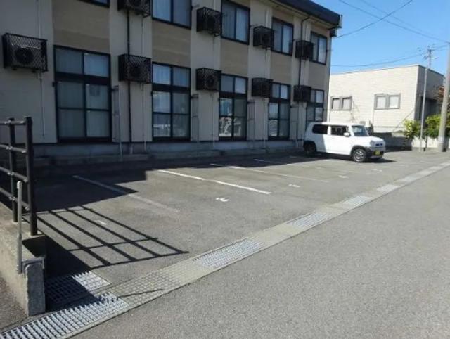 レオパレスルート向山駐車場【30898】の駐車場写真