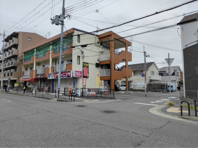 カフェ西風 平日・土曜日 0時から8時の駐車場写真