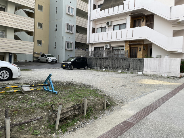 モノレール首里石嶺駅近の駐車場写真
