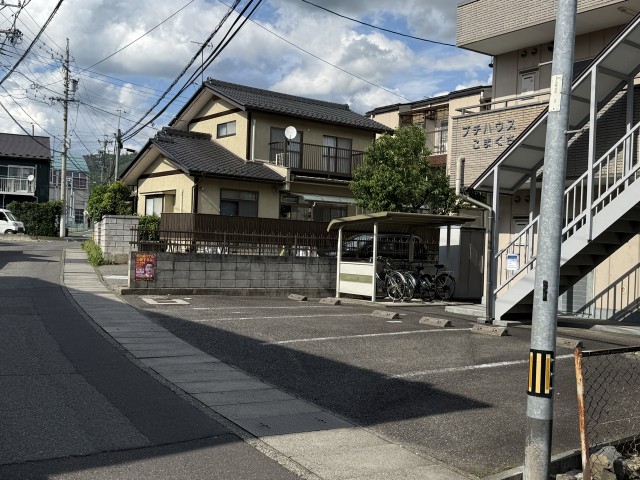 松本市プチハウスこまくさ　こまくさプチパーキングの駐車場写真