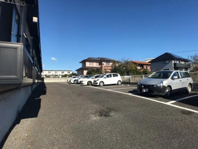 レオパレスKSY駐車場【32495】の駐車場写真