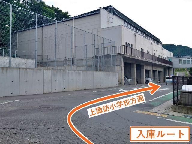 上諏訪小学校・中学校【諏訪湖花火大会公式駐車場】の駐車場写真