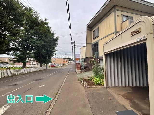 月寒東2条19丁目5-8 駐車場の駐車場写真