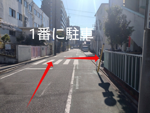 高田小・幼稚園 徒歩20秒｜24時間利用OKの駐車場写真