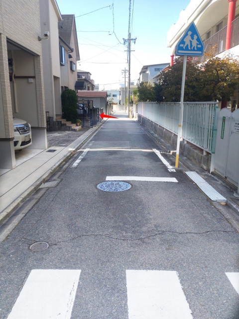 高田小・幼稚園 徒歩20秒｜24時間利用OKの駐車場写真