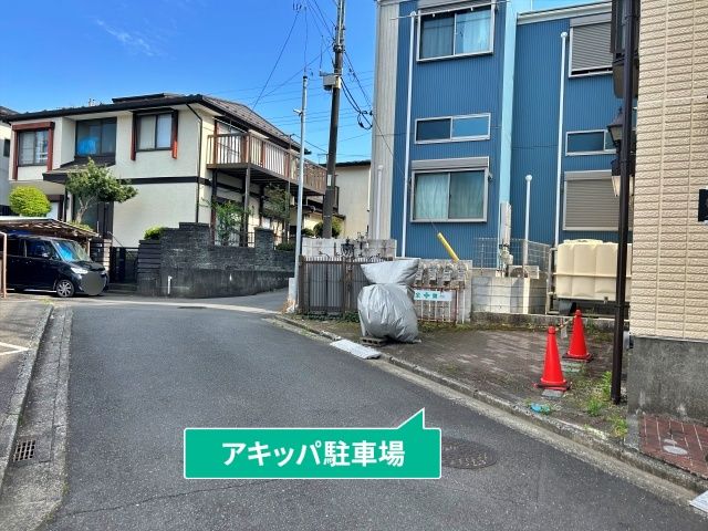 ルミナス マ コート橋本駐車場の駐車場写真