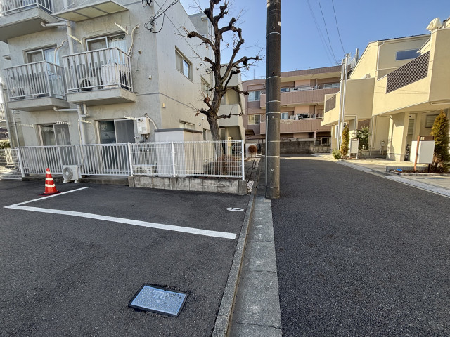 ノア八幡山駐車場の駐車場写真