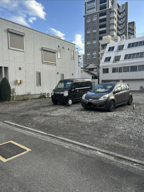 鷹匠3丁目10-2駐車場の駐車場写真