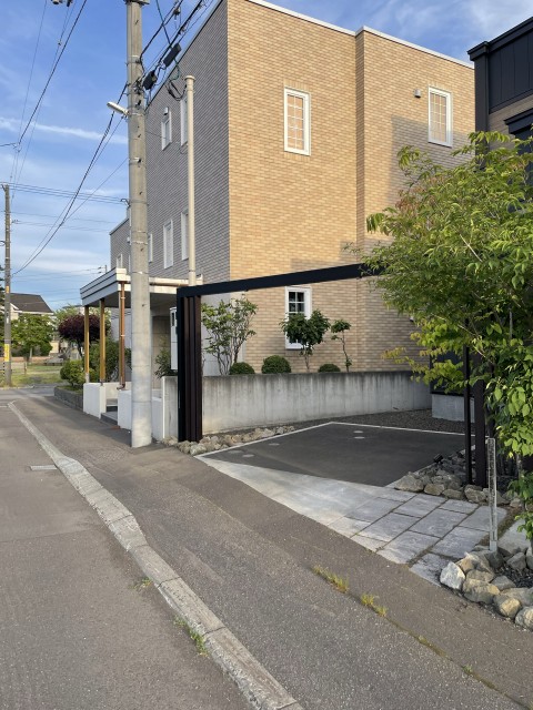 札幌市清田区北野4条2丁目駐車場の駐車場写真