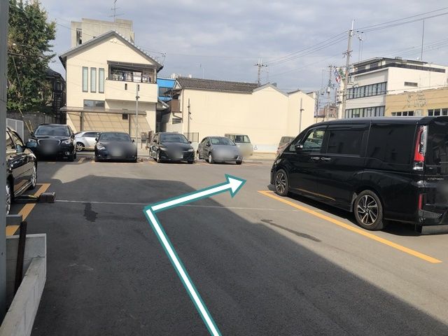 駐車場内写真