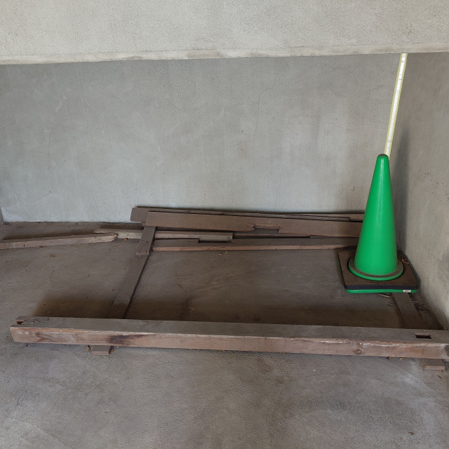 横浜ピアノ 小型ガレージの駐車場写真