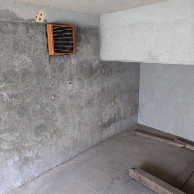 横浜ピアノ 小型ガレージの駐車場写真