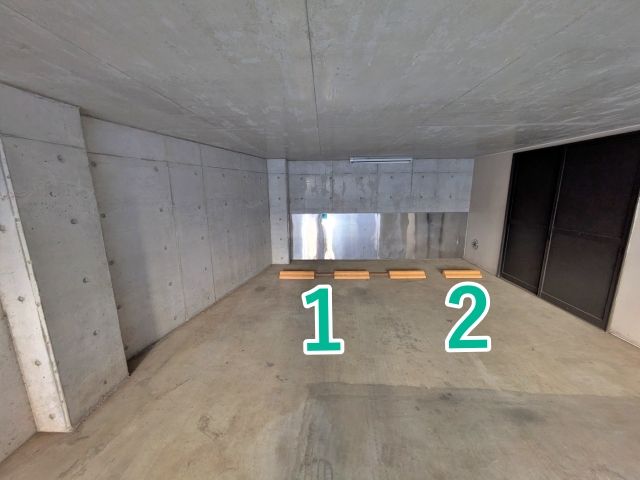 藤原1丁目33-16 屋根付き駐車場の駐車場写真