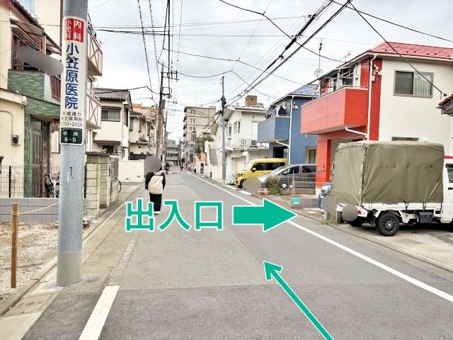 [e0ad9]中央8丁目6▽個人宅_アキッパ駐車場の駐車場写真